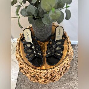 East5th Black Comfort Sandals Size 8 - Cut-Out Style, EUC - Rubber Sole